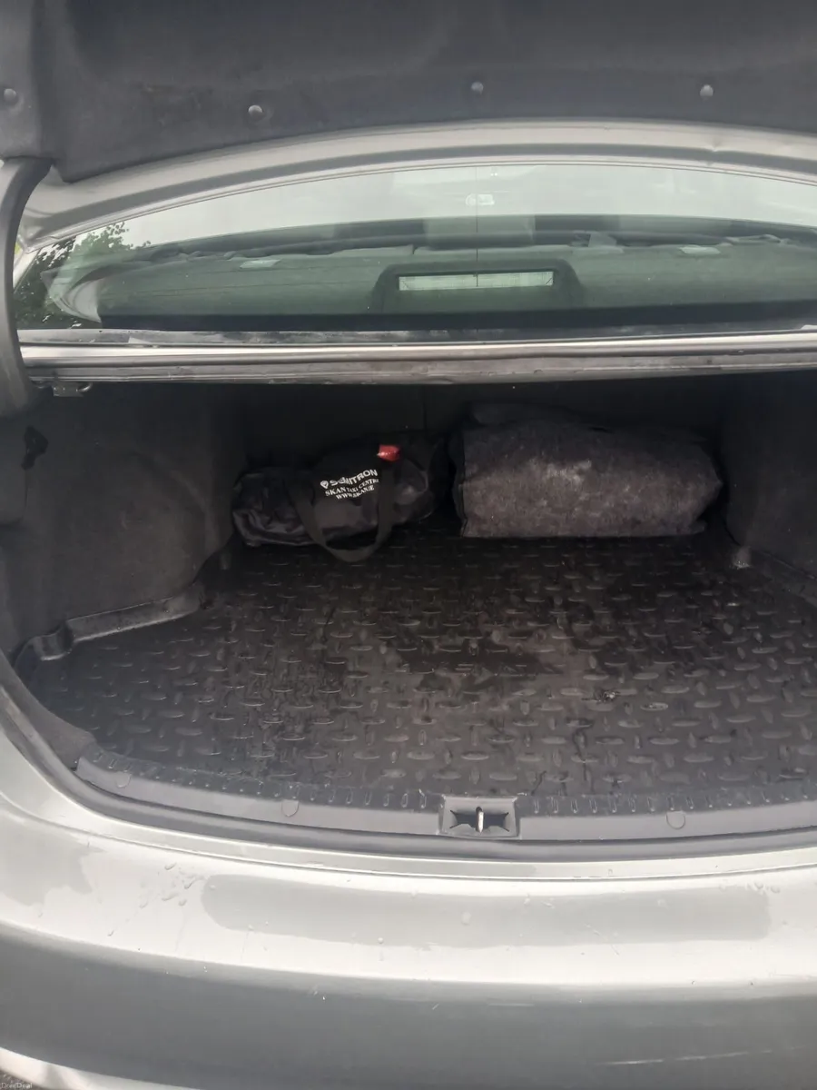 Toyota Avensis 2017 - Image 2