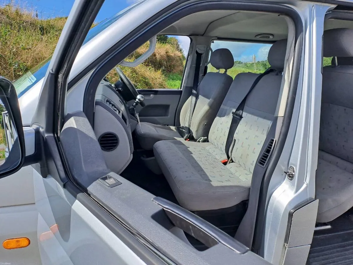 Volkswagen T5 Shuttle - Image 3