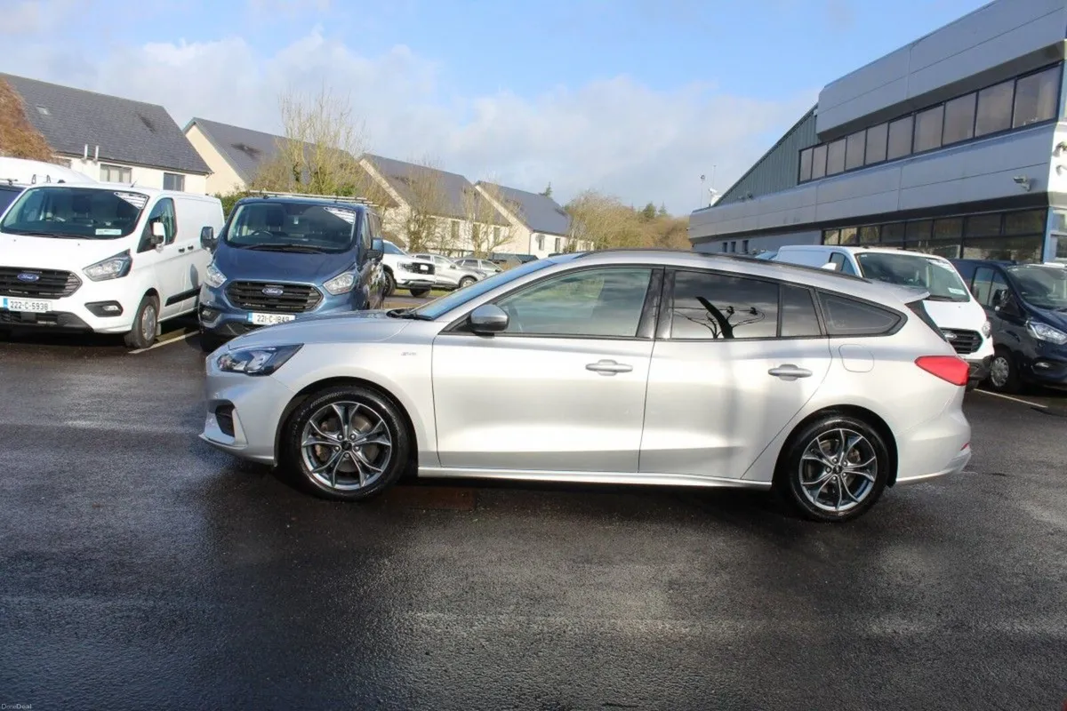 Ford Focus 1.5 TDCi 120PS ST-Line Estate. Price re - Image 6