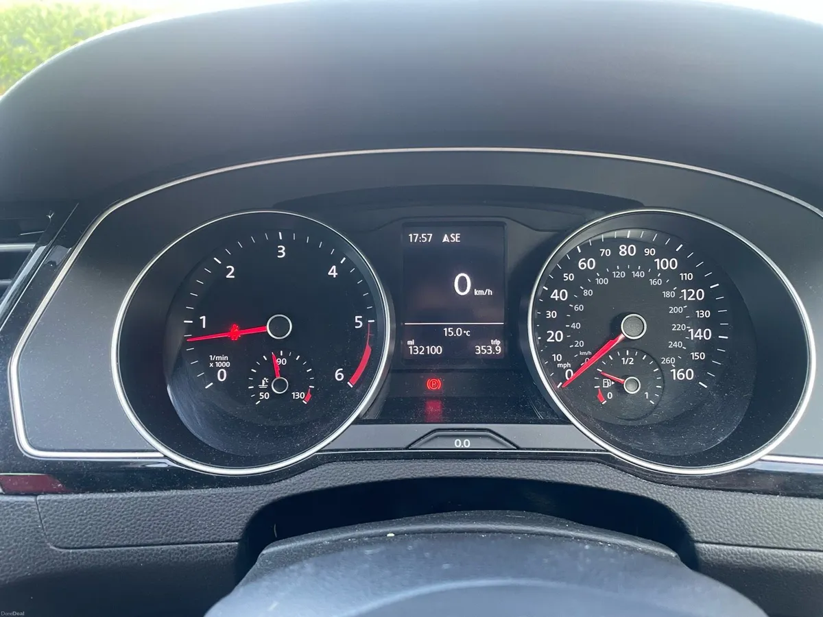 171 Volkswagen Passat 2.0L - Image 2