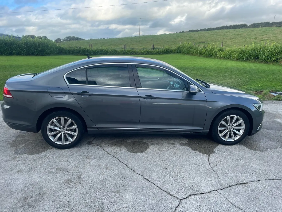 171 Volkswagen Passat 2.0L - Image 6