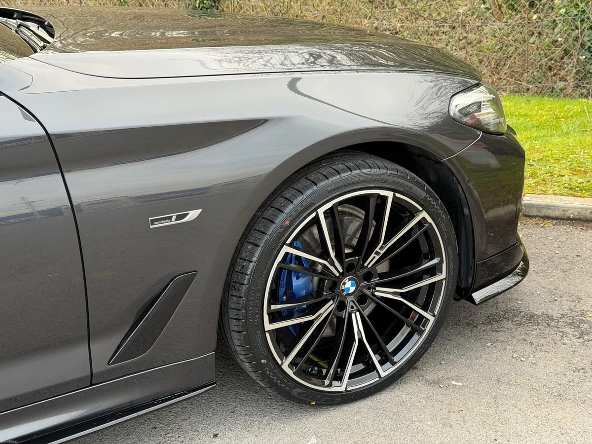 Car - Image 2