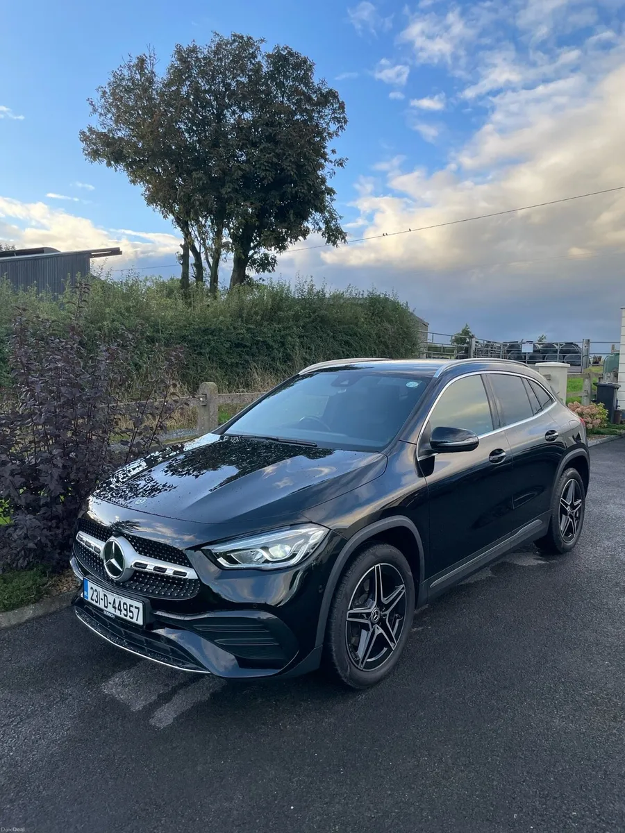 MERCEDES-BENZ GLA 250 AMG LINE EXECUTIVE E - Image 1