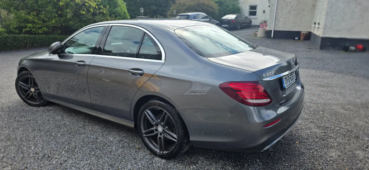 Mercedes-Benz E-Class 2017 AMG LINE - Image 6