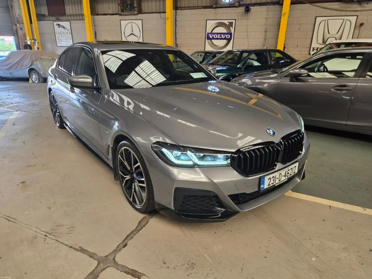 BMW 5-Series G30 E XDRIVE M SPORT 4DR// SERIOUS SP - Image 2