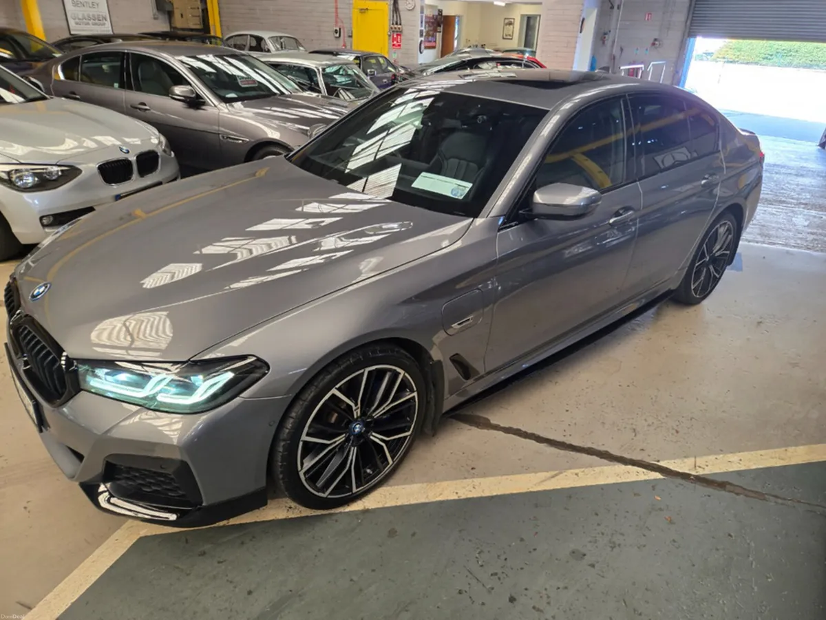BMW 5-Series G30 E XDRIVE M SPORT 4DR// SERIOUS SP - Image 4