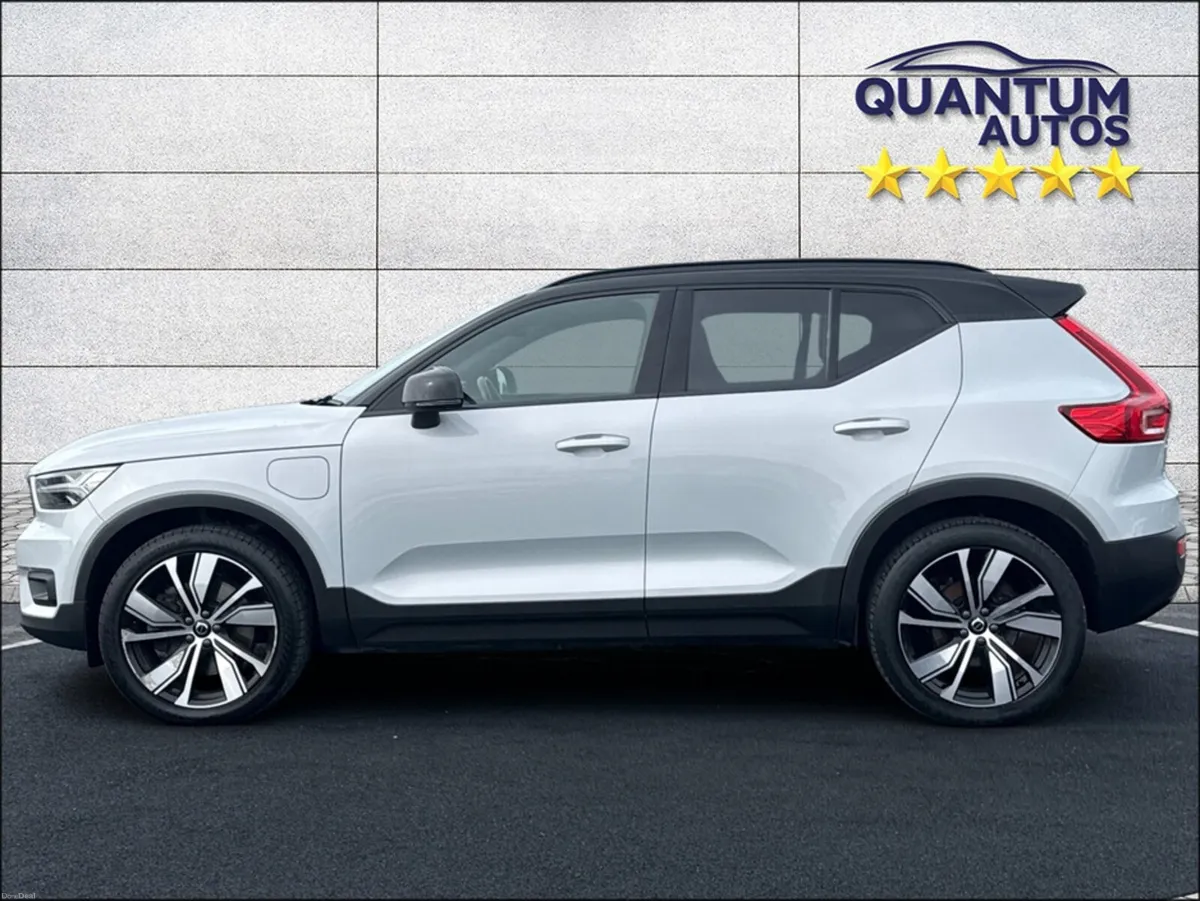 Volvo XC40 2022 R-DESIGN PRO 1.5 PETROL PLUG IN HY - Image 5