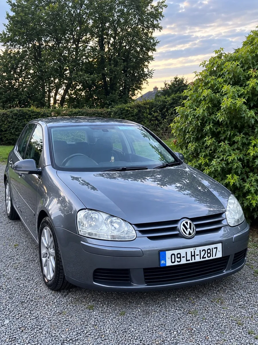 2009 Volkswagen Golf, Grey - Image 2