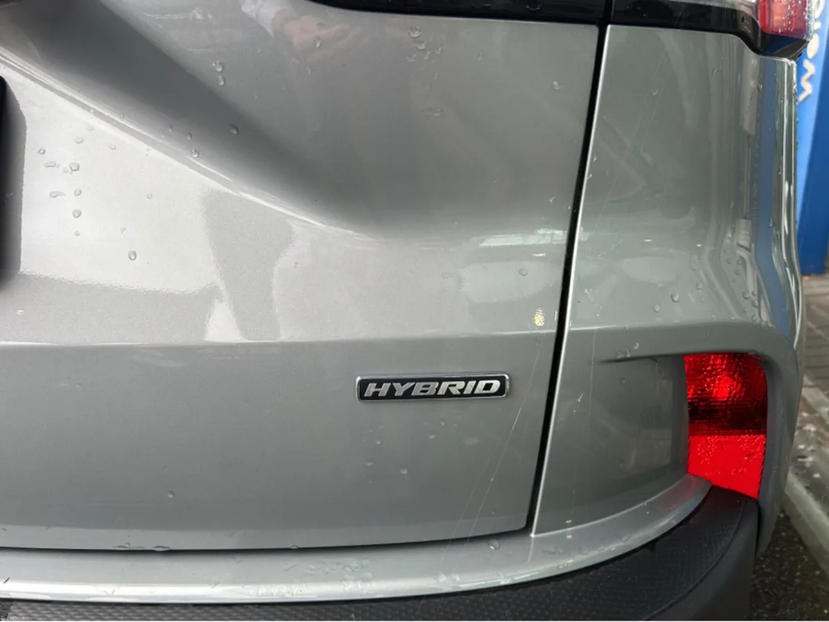 Ford Kuga TITANIUM 2.5FHEV190 S6.2 - Image 2