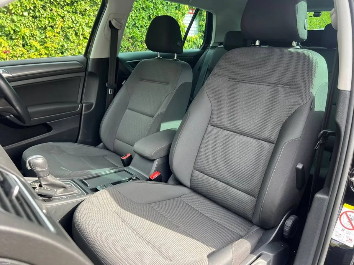 Volkswagen Golf 2.0 TDI AUTO // APPLE CARPLAY/ANDR - Image 6