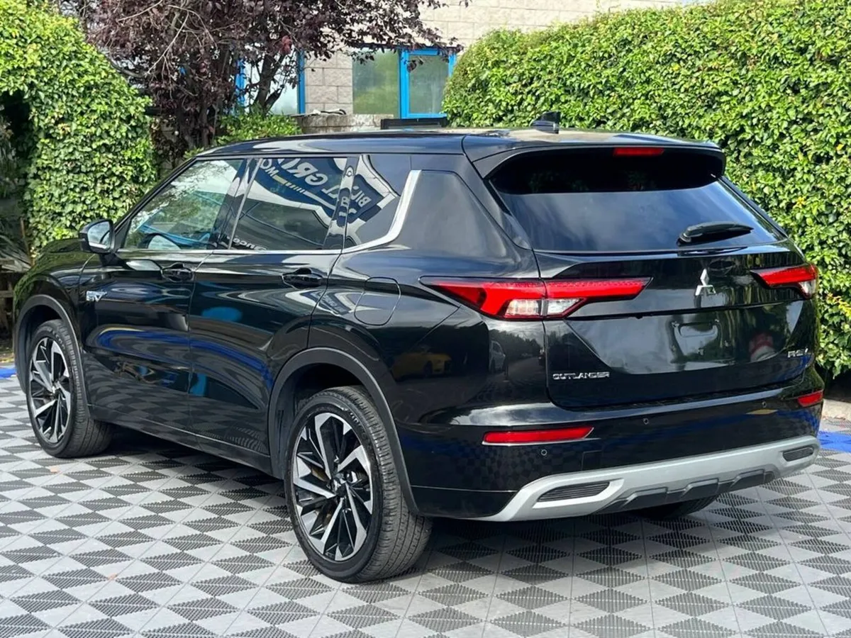 Mitsubishi Outlander 7-SEATER 2.4 HYBRID AUTO ** H - Image 5