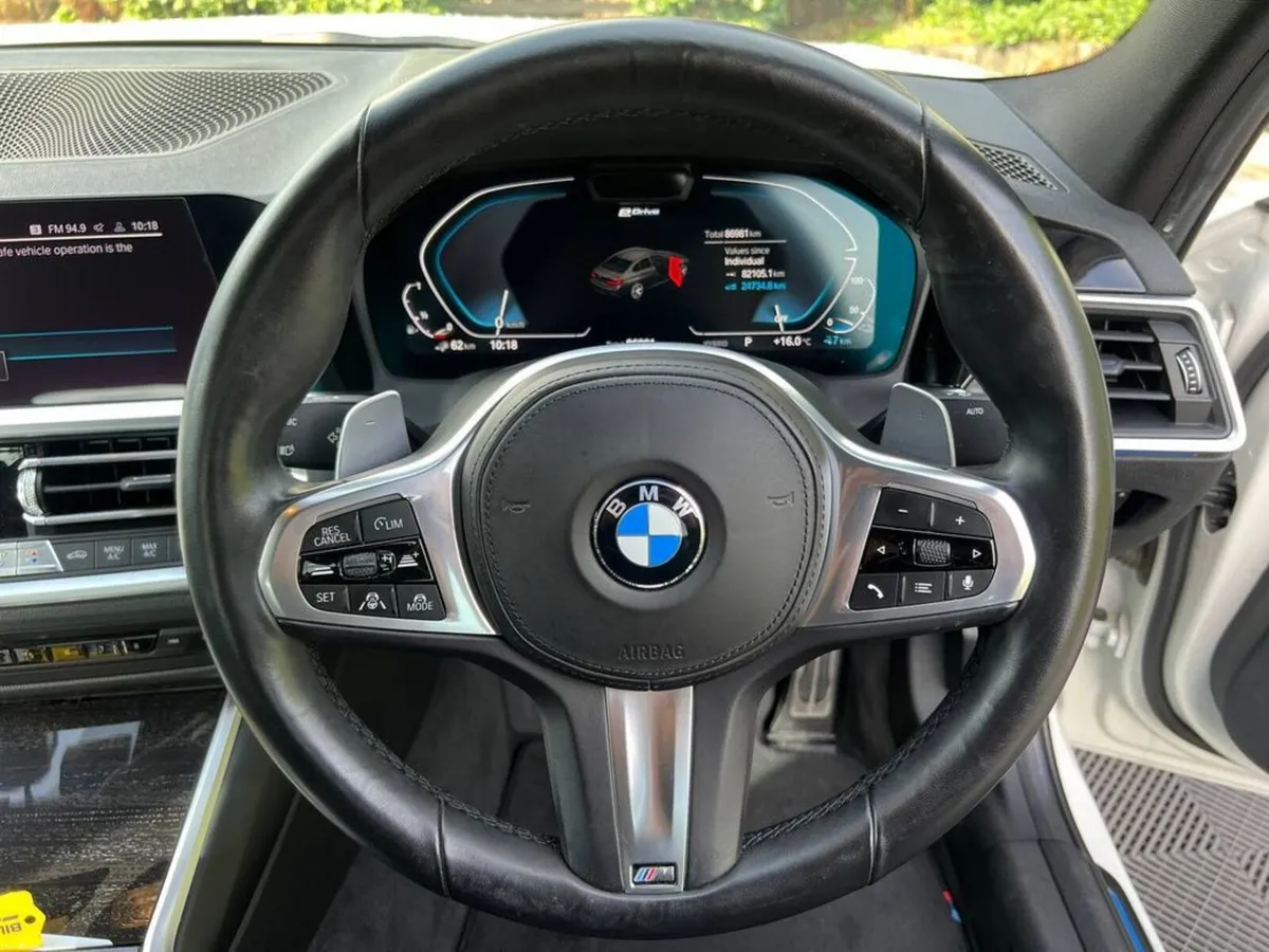 BMW 3-Series 330e M-SPORT COMPETITION 2.0 HYBRID / - Image 4