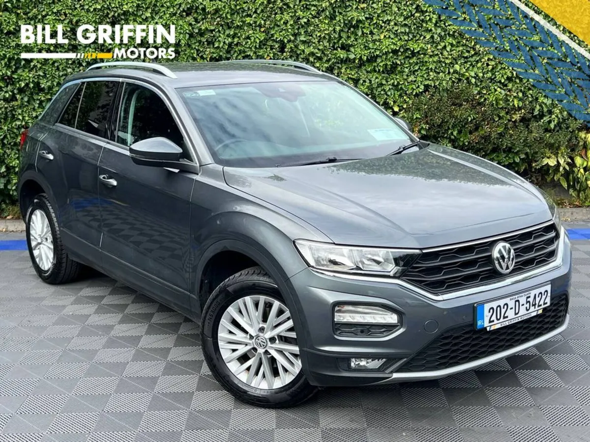 Volkswagen T-Roc DESIGN 1.0 TSI // APPLE CARPLAY/A - Image 1