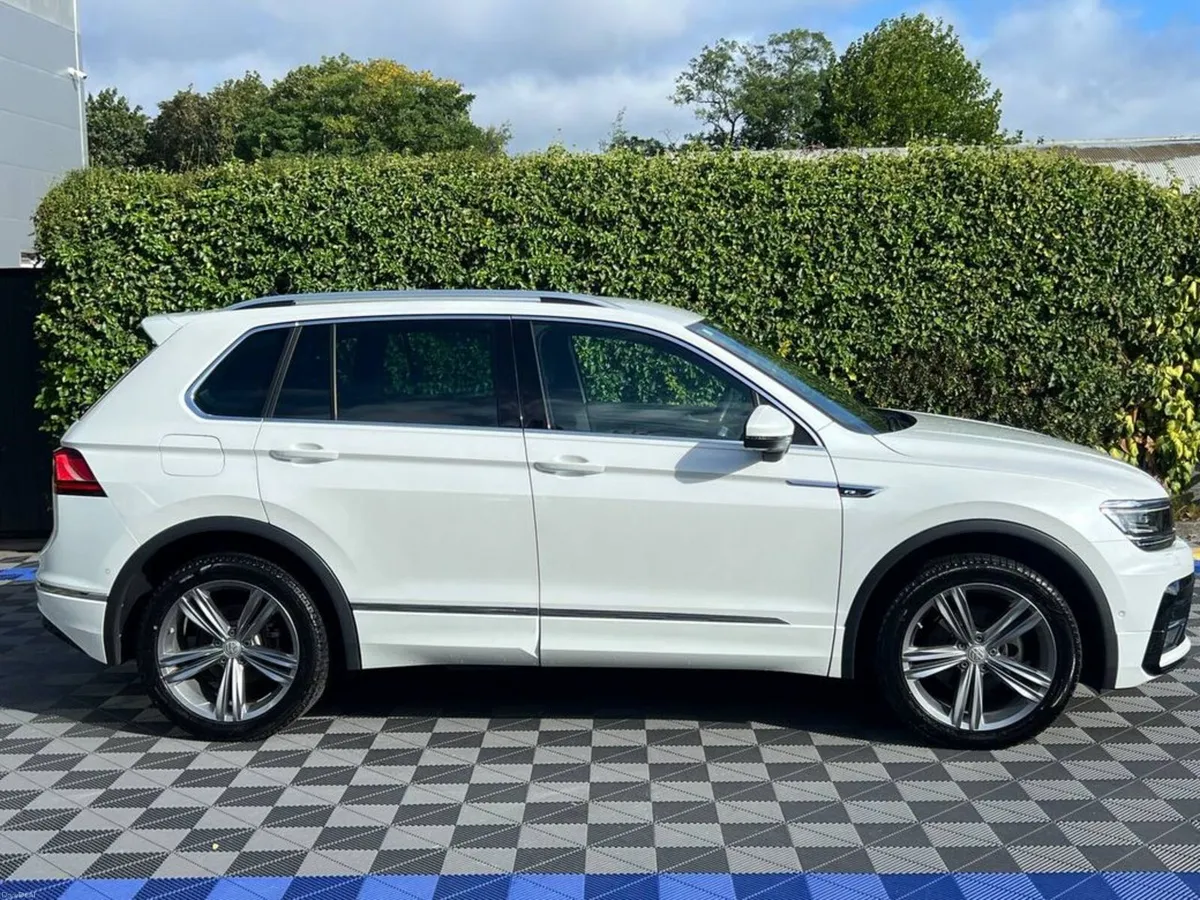 Volkswagen Tiguan R-LINE 4MOTION 2.0 TDI AUTO // 3 - Image 2