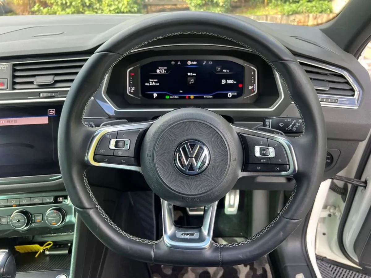 Volkswagen Tiguan R-LINE 4MOTION 2.0 TDI AUTO // 3 - Image 4