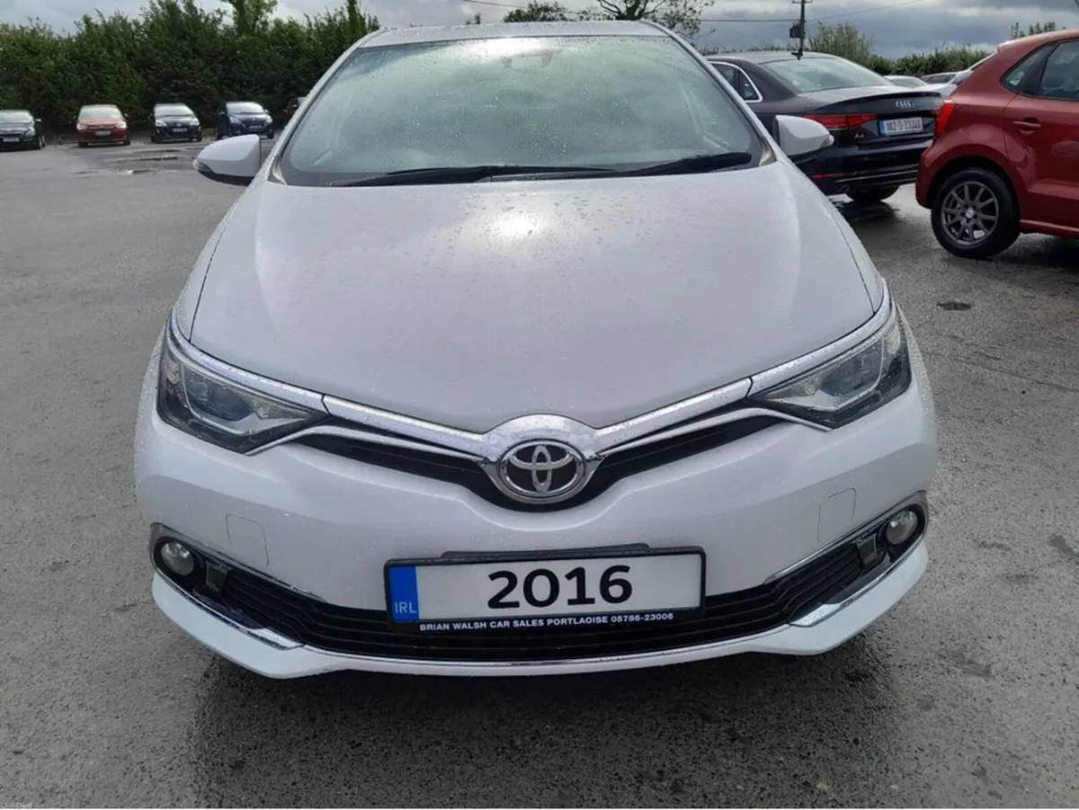 Toyota Auris 162 G Package Leather seats - Image 3