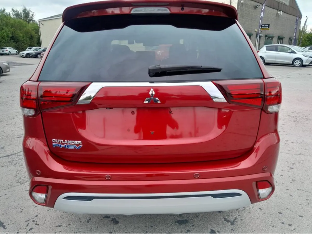 Mitsubishi Outlander 182 PHEV G 4WD - Image 4