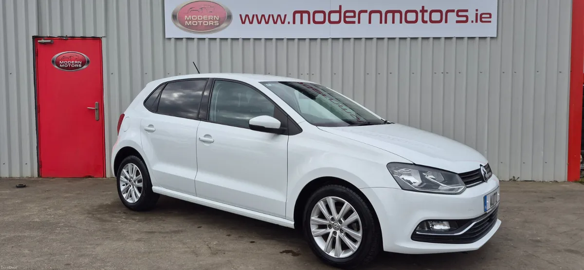 Volkswagen Polo auto 1.2 tsi dsg comfort low kms - Image 1