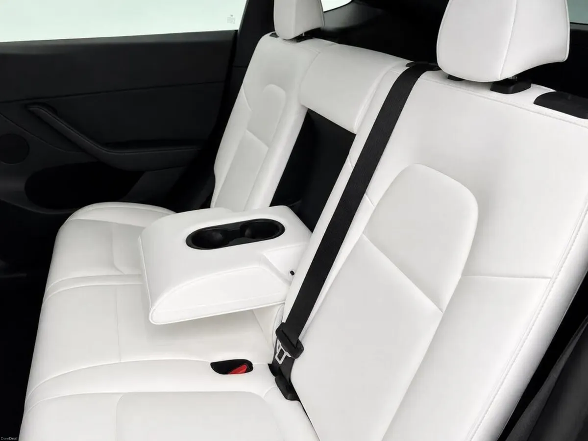 242 Tesla Model Y RWD - Image 6