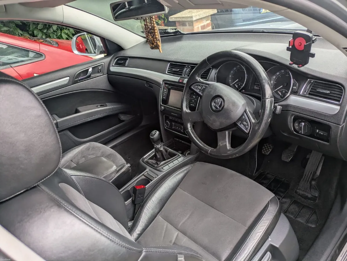 Skoda Superb 2.0L TDI 2014 - Image 6