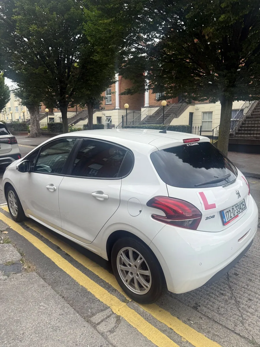 Peugeot 208 2017 - Image 5