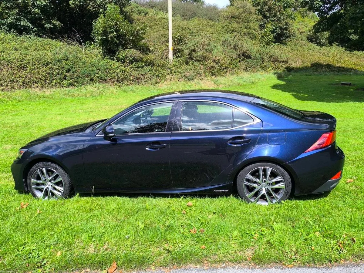 Lexus IS 300h. 2017 - Image 6