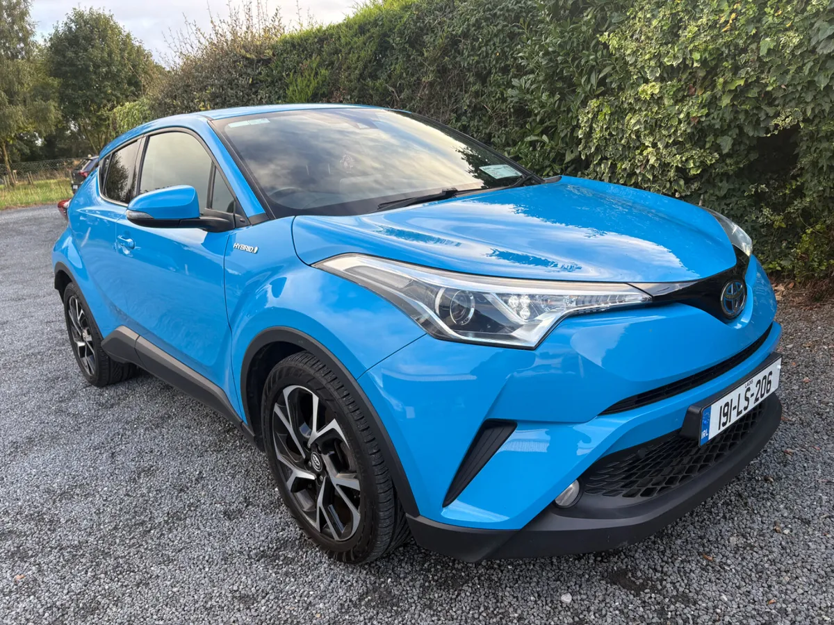 Toyota C-HR 2019 Hybrid - Image 2