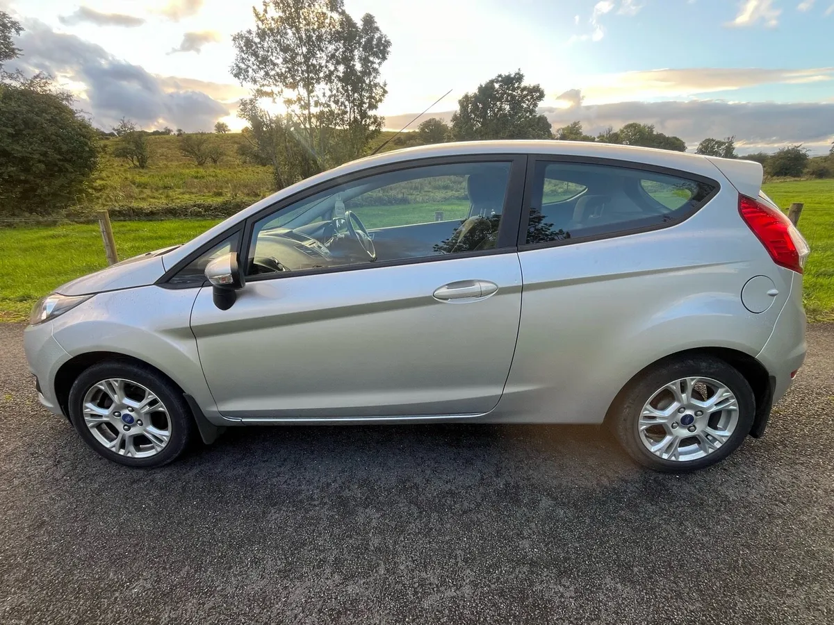 Ford fiesta - Image 6