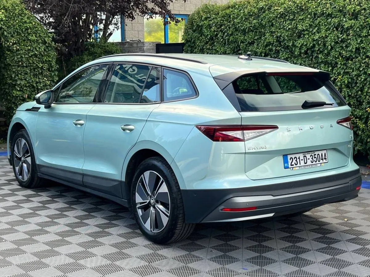 Skoda Enyaq 60 IV ROYALE 58KWH // DIAMOND CUT ALLO - Image 5