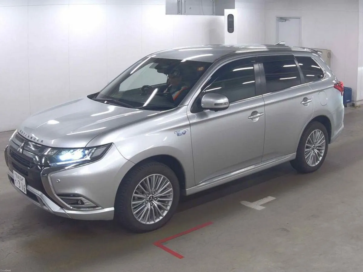 Mitsubishi Outlander 182 PHEV 4WD G PREMIUM PACKAG - Image 3