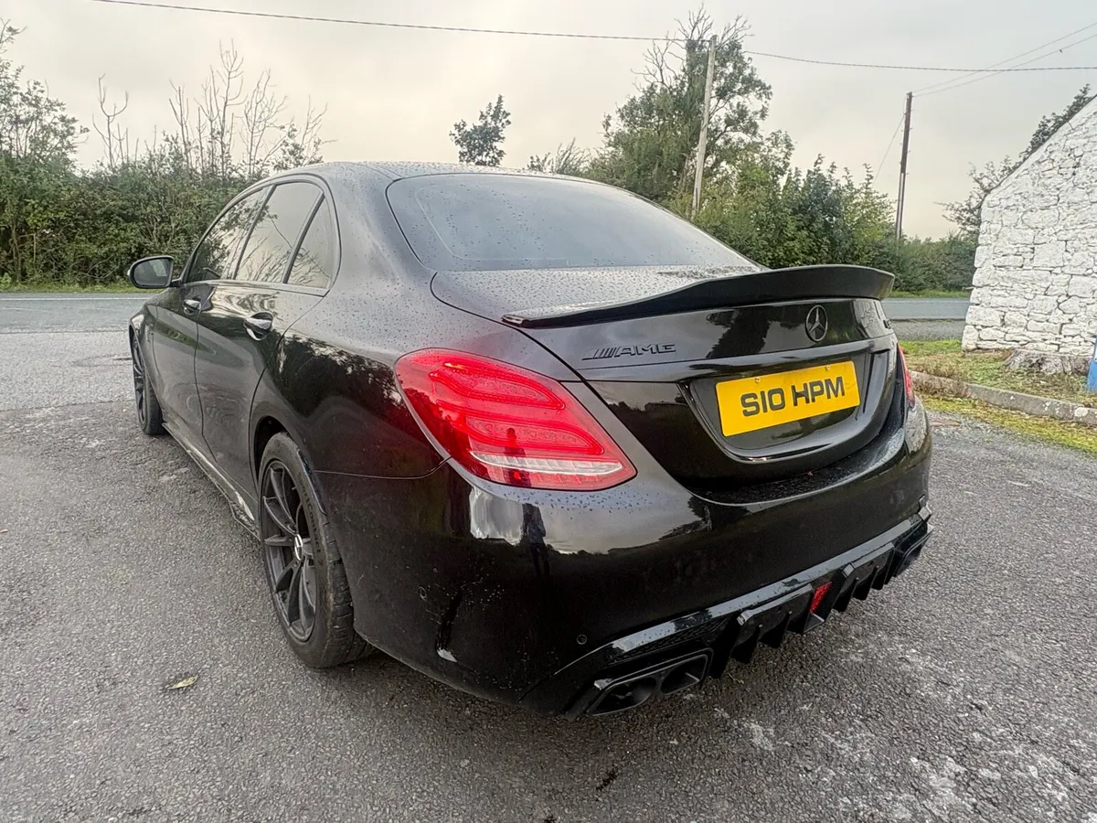 Mercedes C63 V8  AMG Bi Turbo 2017 - Image 4
