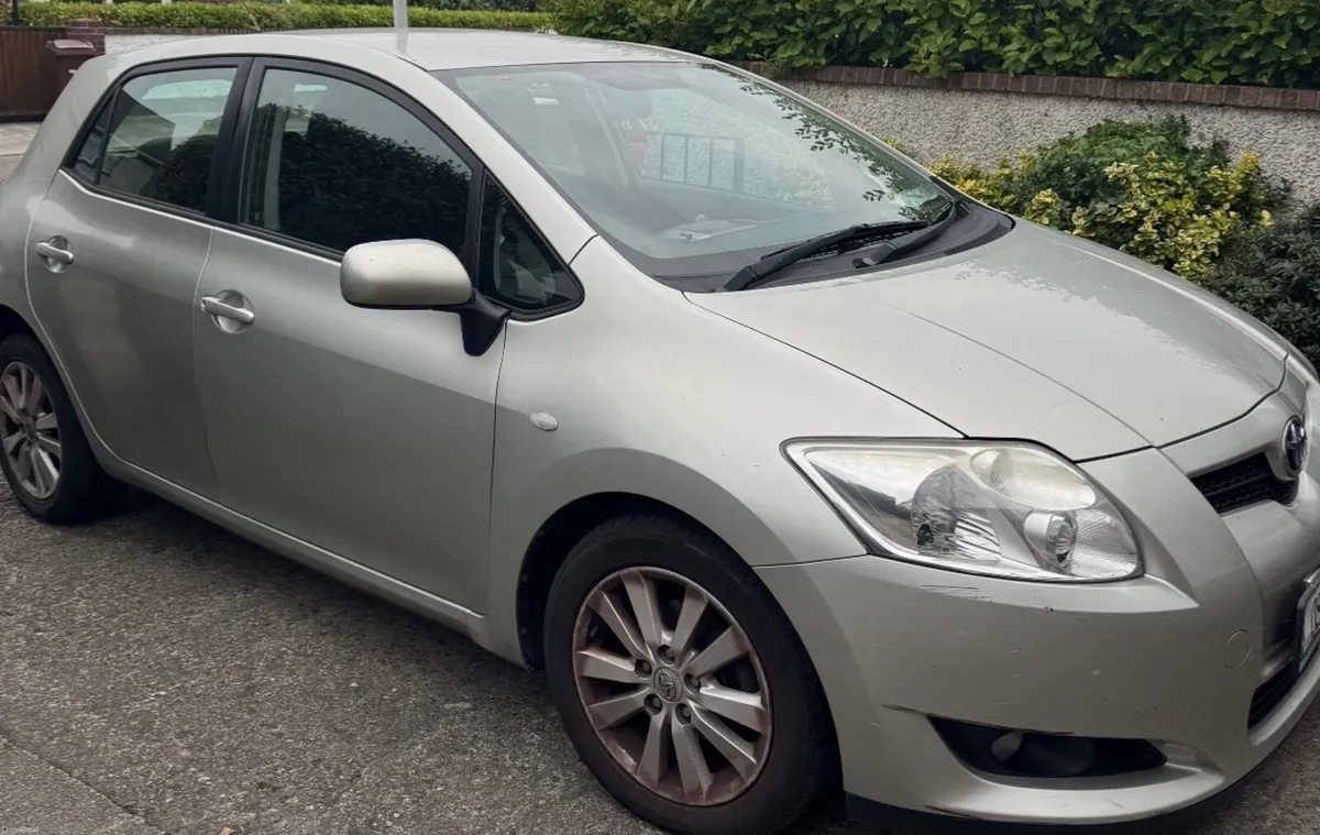 Toyota Auris 2008 - Image 2