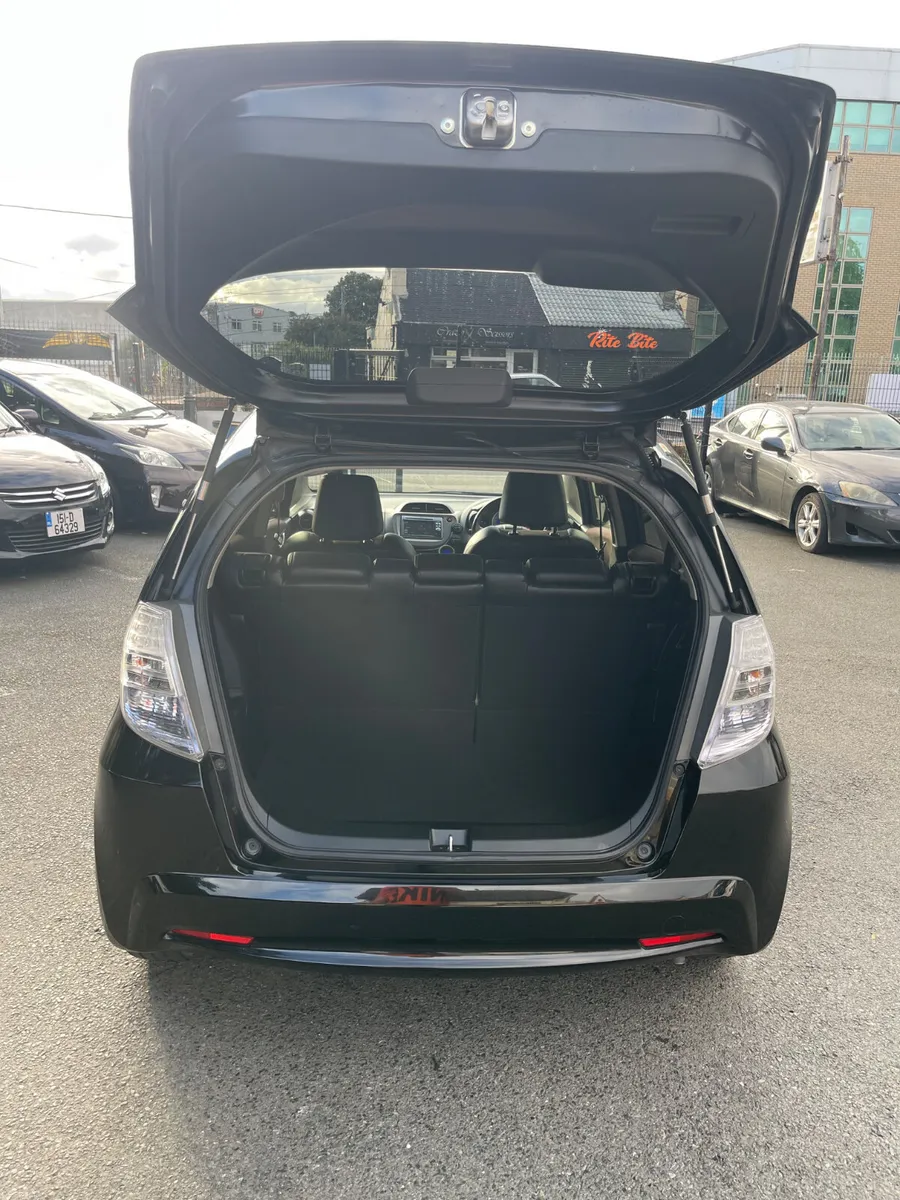 2013 Honda fit automatic hybrid only 60k - Image 6