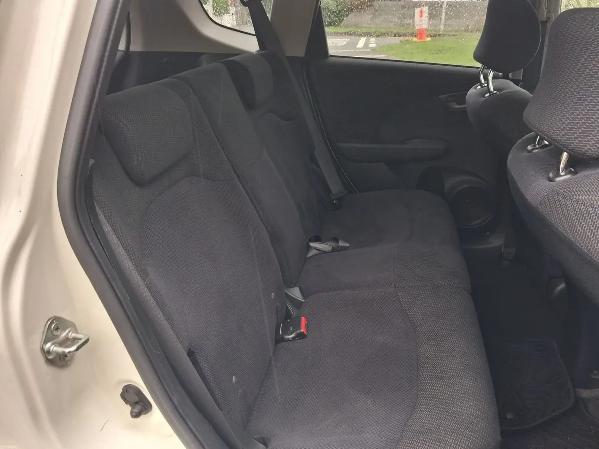 Honda Fit 1.3 Hybrid Automatic | NCT 11/2027 - Image 4