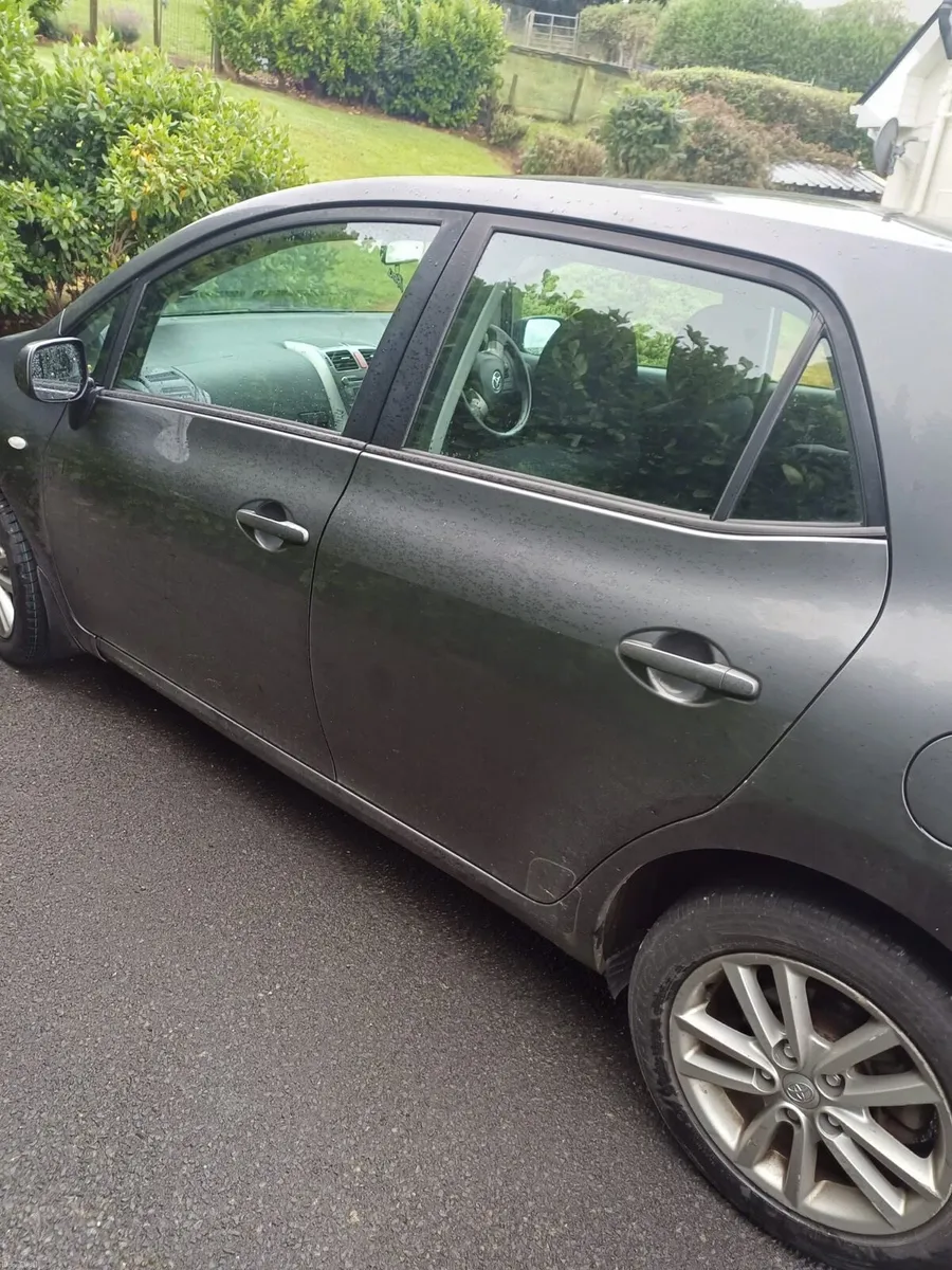 Toyota Auris - Image 2