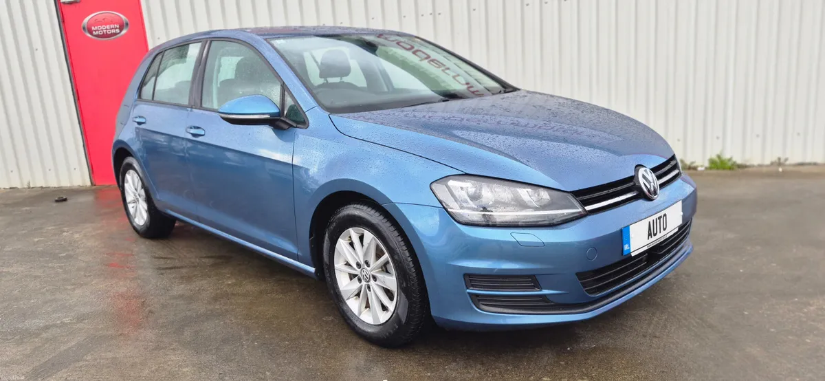 Volkswagen Golf auto 1.2 tsi dsg trend low kms - Image 3