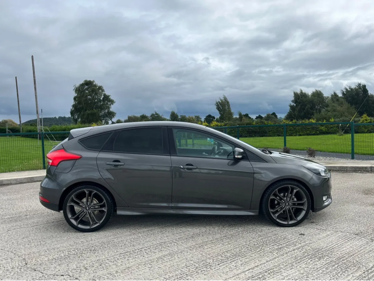 Ford Focus TITANIUM S/S 120PS ST LINE EXTERIOR - Image 4