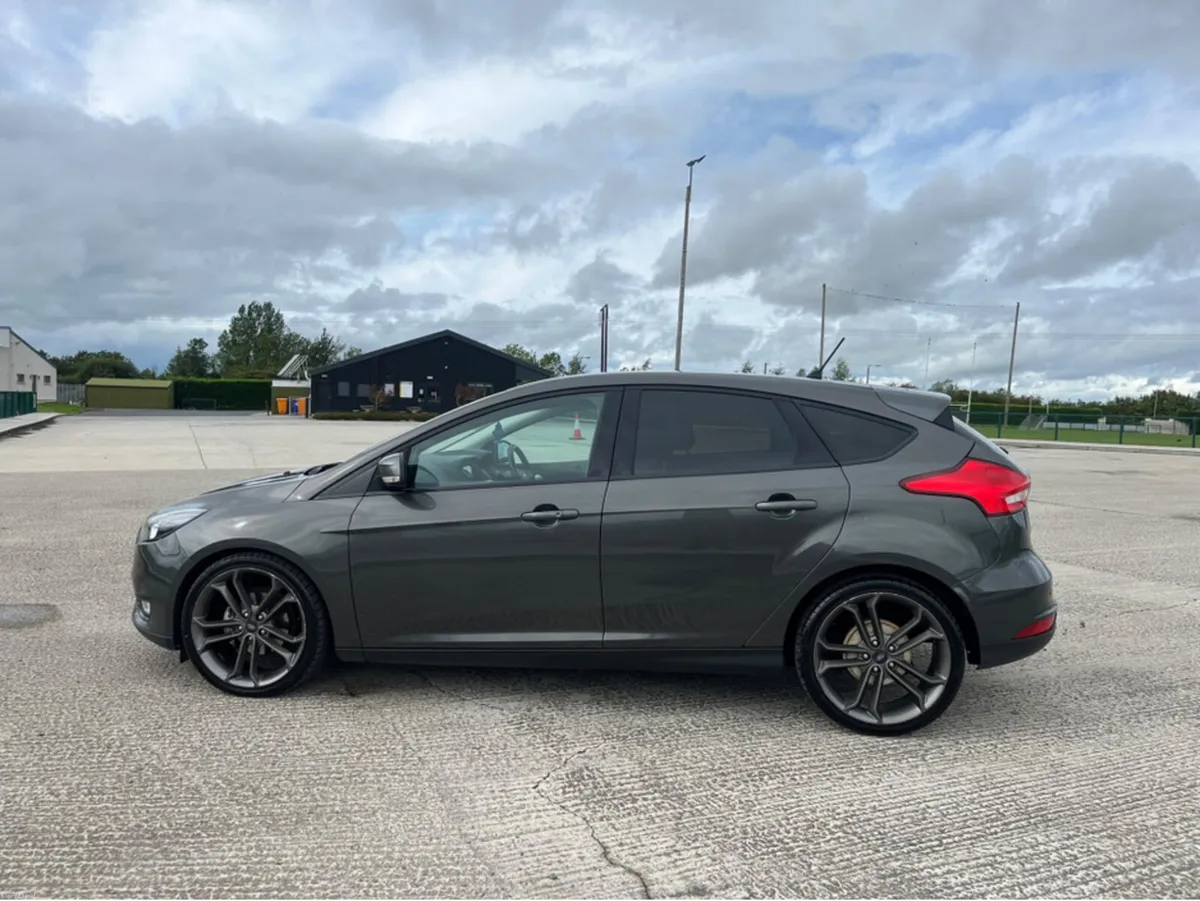 Ford Focus TITANIUM S/S 120PS ST LINE EXTERIOR - Image 6