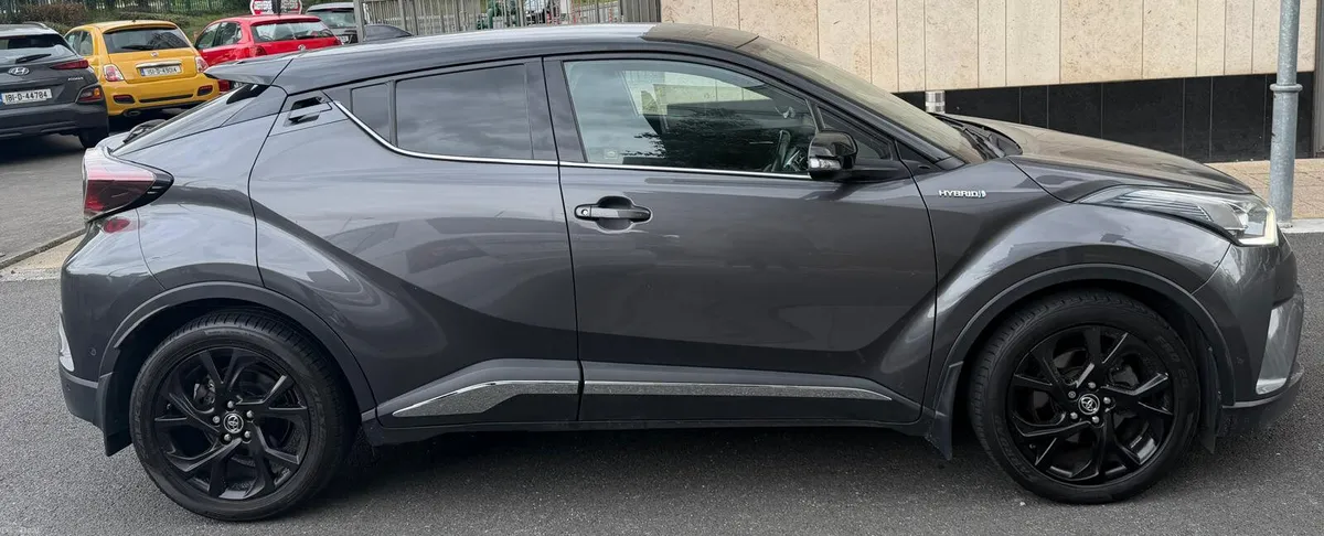 Toyota C-HR 1.8 Hybrid- Auto-Luna Edition - Image 2