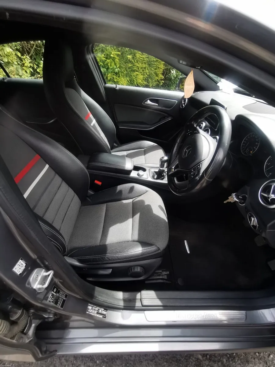 Mercedes-Benz A-Class 2014 - Image 2