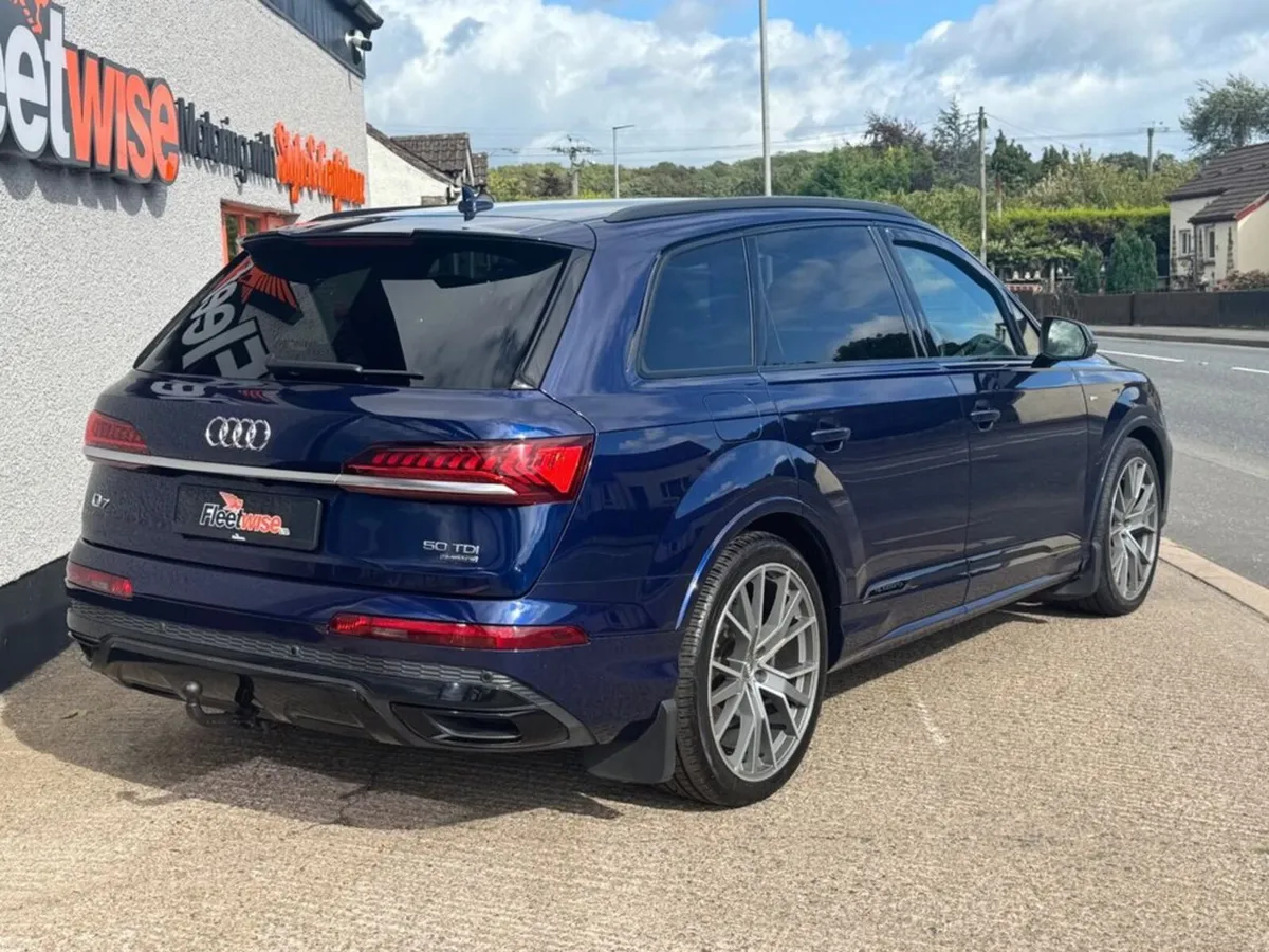 3.0 TDI V6 50 Black Edition SUV 5dr Diesel Tiptron - Image 4