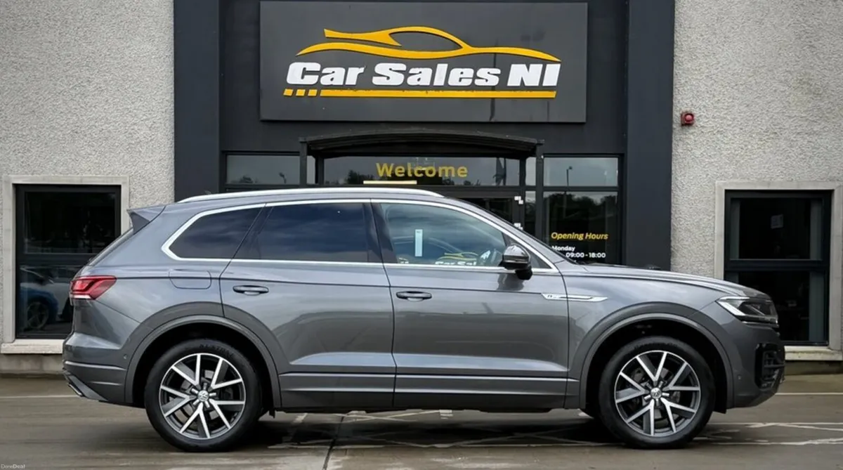 3.0 TDI V6 R-Line SUV 5dr Diesel Tiptronic 4Motion - Image 3