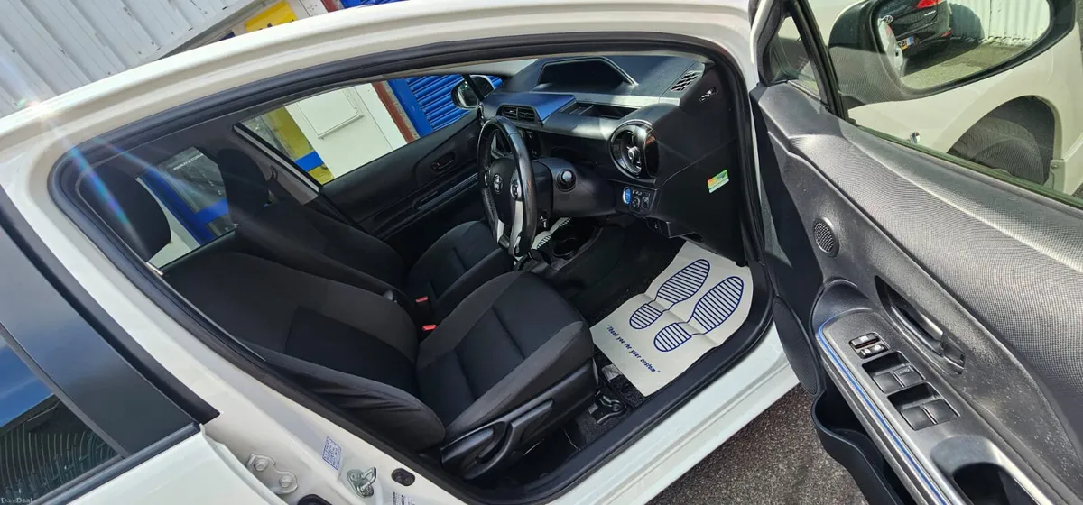 Toyota Aqua Cruise control Push start - Image 5