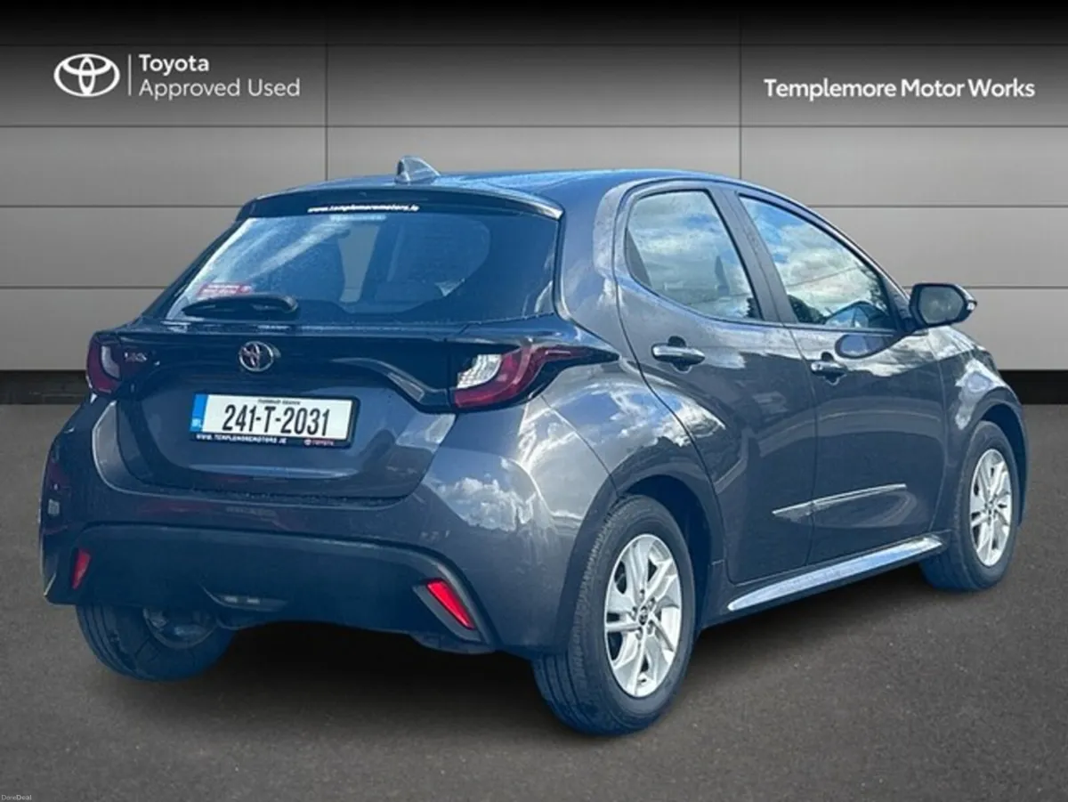 Toyota Yaris YARIS 1.5 LUNA - Image 2