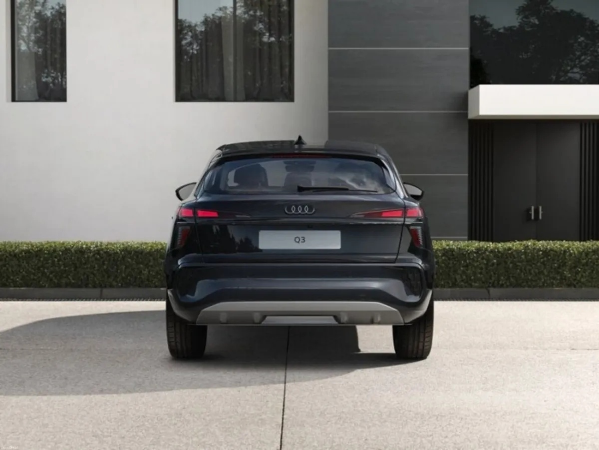 Audi Q3 Q3 SB E-HYBRID 270 HP S-T SE - Image 3