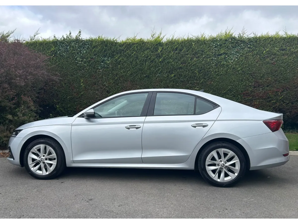Skoda Octavia AMBITION 2.0 TDI 115 - Image 3