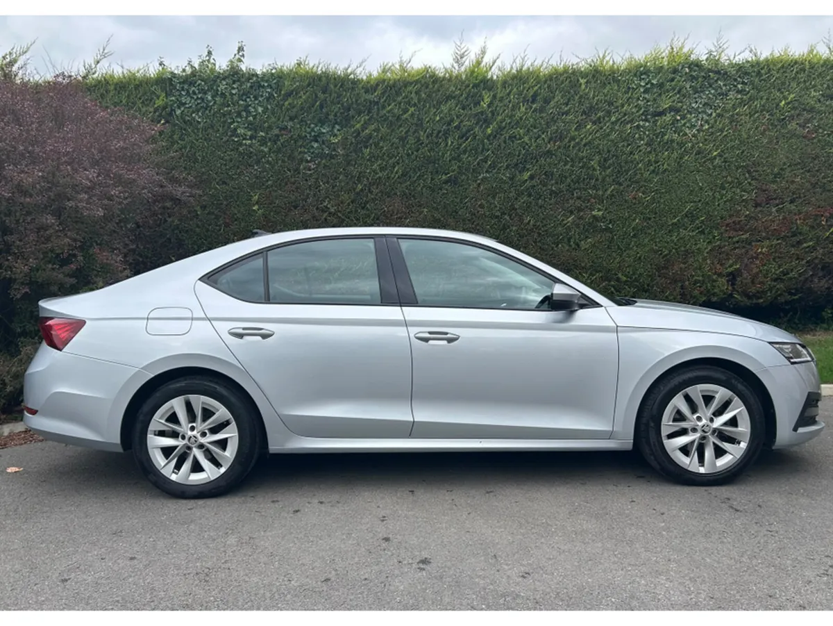 Skoda Octavia AMBITION 2.0 TDI 115 - Image 5