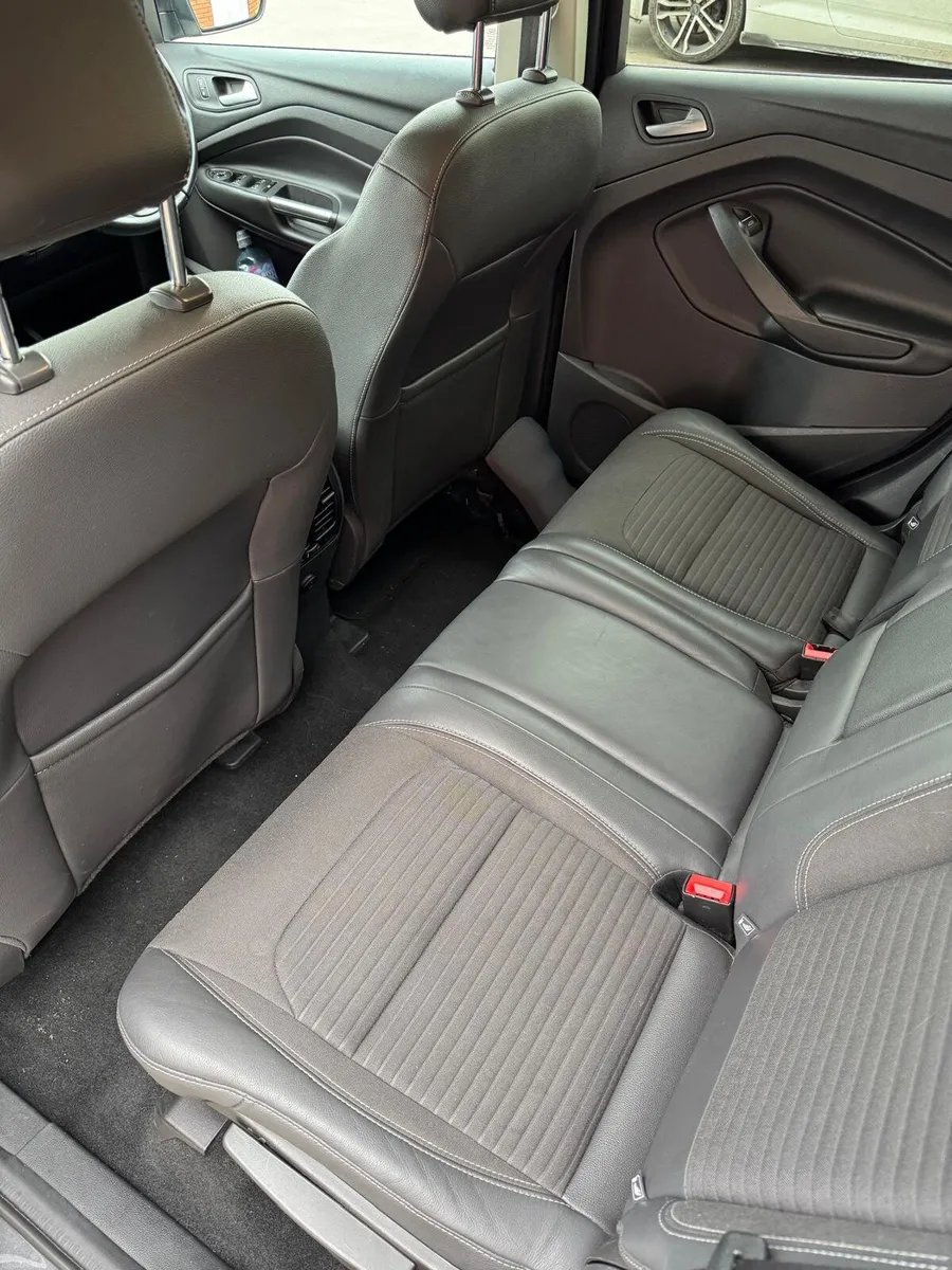 Ford Kuga Titanium 2018 - Image 6
