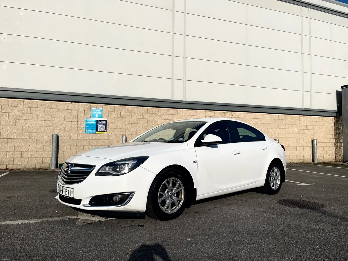 2015 Opel Insignia - Image 1