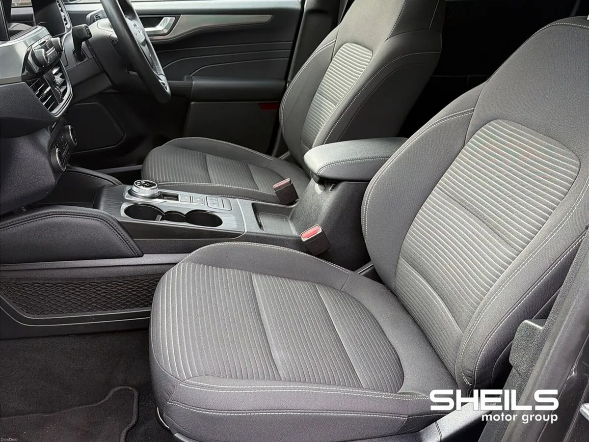 Ford Kuga Automatic 2.5 Plug-in Hybrid Titanium - Image 4